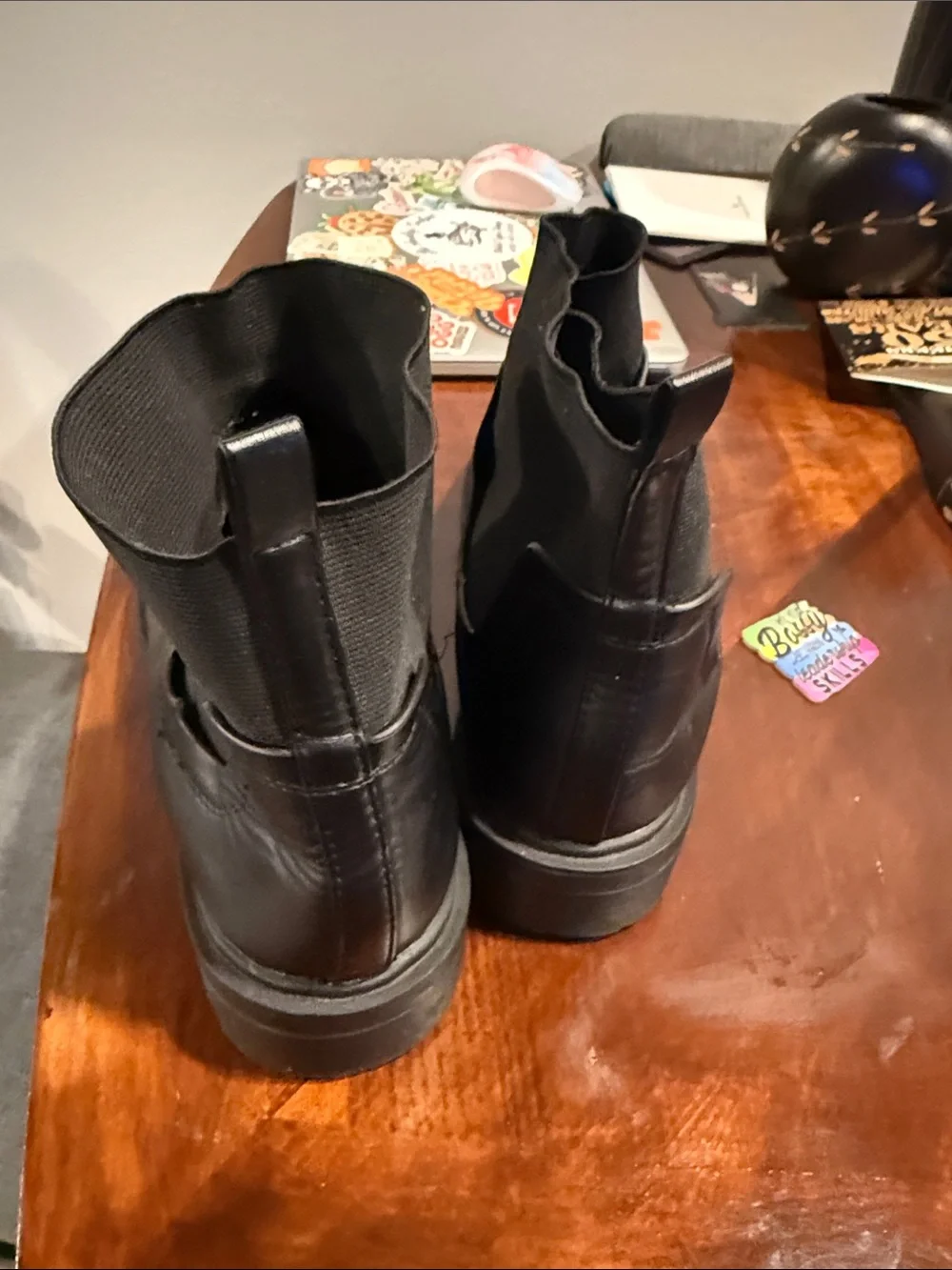 Soda Black Men’s Chukka Boots with Elastic Panels
